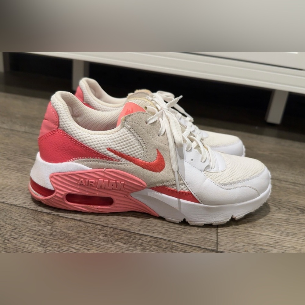 Nike Air Max Excee Women's Sneakers - White, Cream, and Pink